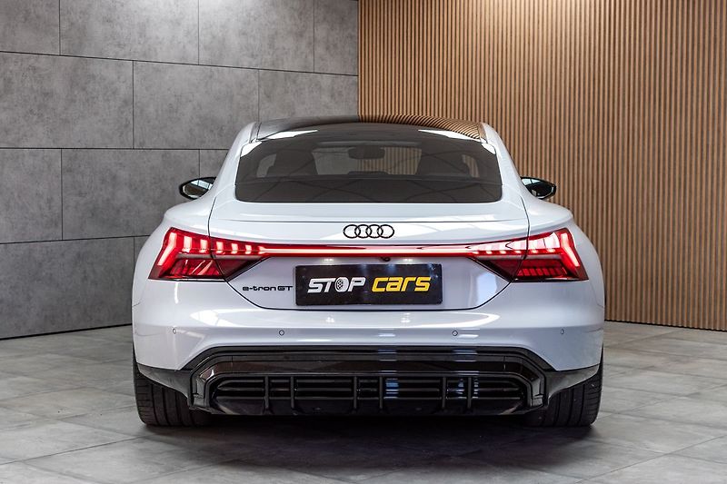 Audi e-tron 93kWh QUATTRO*B&O*AIR*ACC*DPH* - fotka 5 z 50