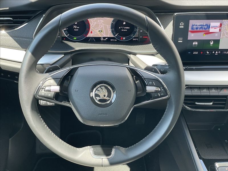 Škoda Octavia 2,0 TDI DSG Style Plus LED+PDC - fotka 8 z 23