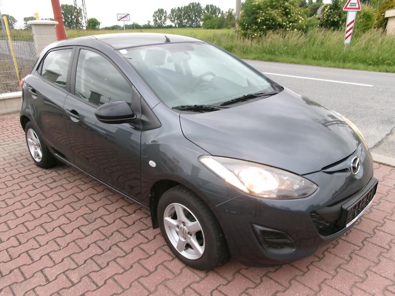 Mazda 2 (2012) 1,3i KLIMA 1.MAJ - fotka 9 z 26