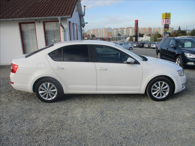 Škoda Octavia 1,6 TDI, DSG,klima,serv.kniha, - fotka 4 z 33