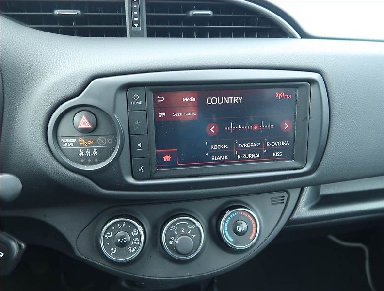 Toyota Yaris (2020) 1.5 Dual VVT-i, Serv.kniha - fotka 12 z 15