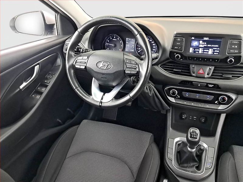 Hyundai i30 (2018) 1.0 T-GDI, Tempomat - fotka 7 z 16