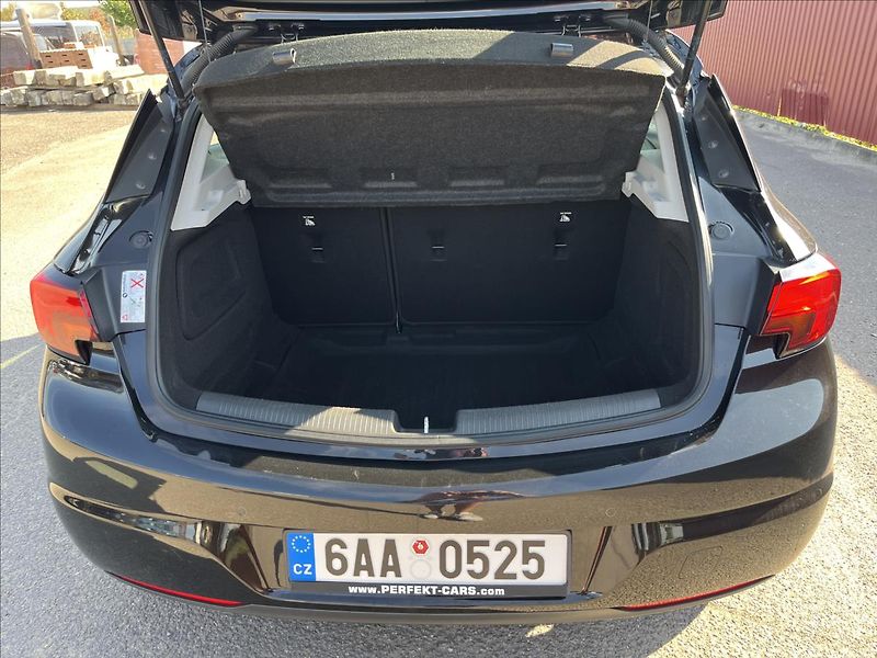 Opel Astra 1,6 CDTi + KLIMA NAVI SERVIS - fotka 34 z 42