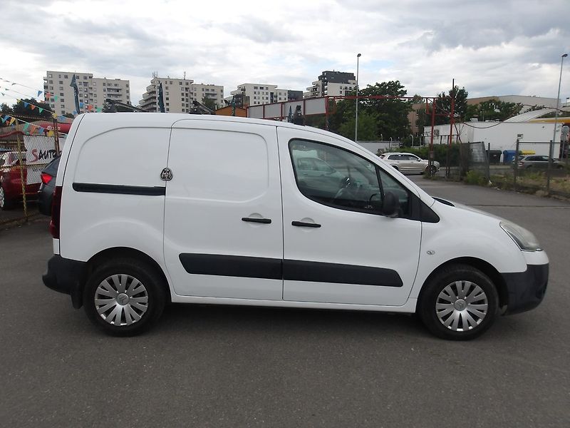 Peugeot Partner 1,6HDi 3 MÍSTA !!! 1.MAJITEL ! - fotka 8 z 30
