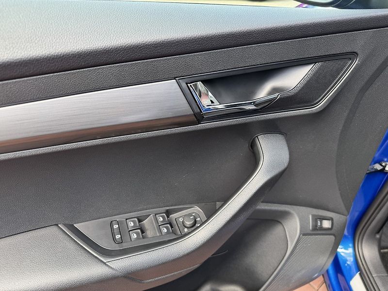 Škoda Karoq (2020) 1.5TSi LED Navi Kamera Tažné Z - fotka 27 z 47