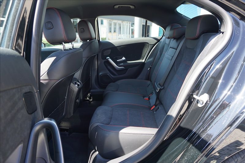Mercedes-Benz Třídy A 1,3 A 180 sedan 1. maj ČR - fotka 17 z 17