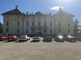 Tradiční májová Tour de Morava odstartovala ve středu dopoledne v zámeckém parku ve Slavkově u Brna.