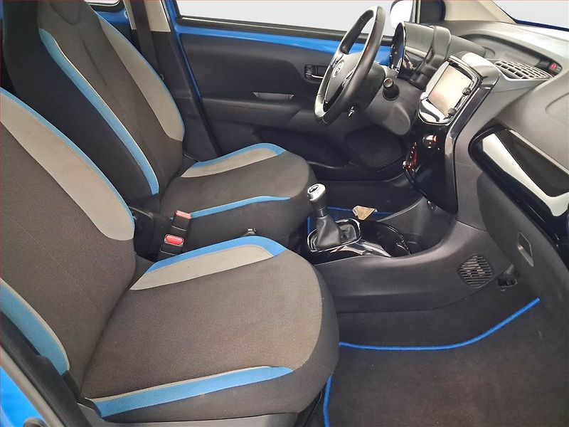 Toyota Aygo (2016) 1.0 VVT-i, Tempomat - fotka 9 z 17