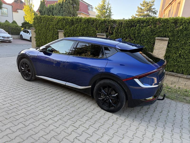 Kia EV6 (2023) PREMIUM-PLUS-AWD-SOH 96%-TOP - fotka 8 z 32