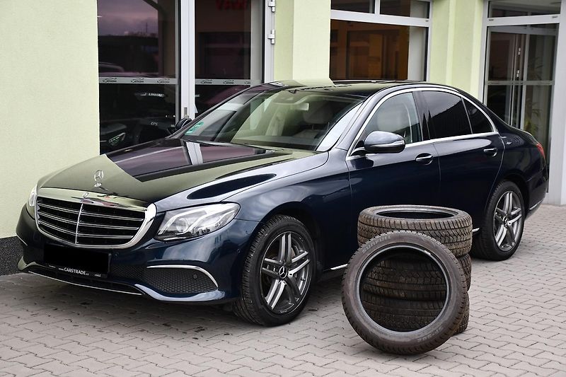 Mercedes-Benz Třídy E 350d - fotka 2 z 42