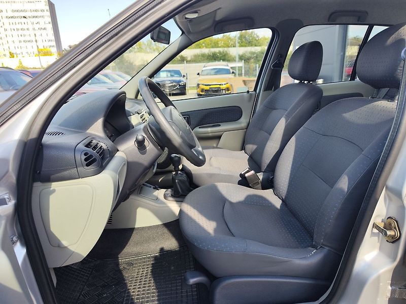Renault Thalia 1.4i/72kW KLIMA - fotka 12 z 23