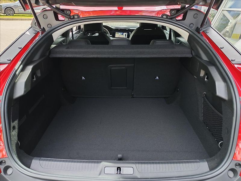 Peugeot 408 (2026) 1,2 ALLURE Hybrid 145 e-DCS6 - fotka 8 z 14