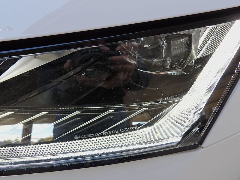 Škoda Octavia 2.0TDI Scout DSG 4x4 ČR DPH - fotka 29 z 32