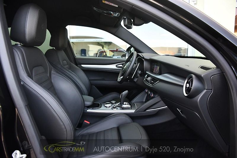 Alfa Romeo Stelvio 2,2 D 16V 210k Veloce AT8-Q4 - fotka 16 z 55