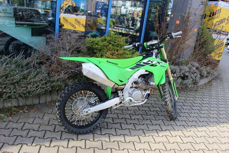 Kawasaki KX 250 F (2025) 2025 15 MTH - fotka 4 z 9