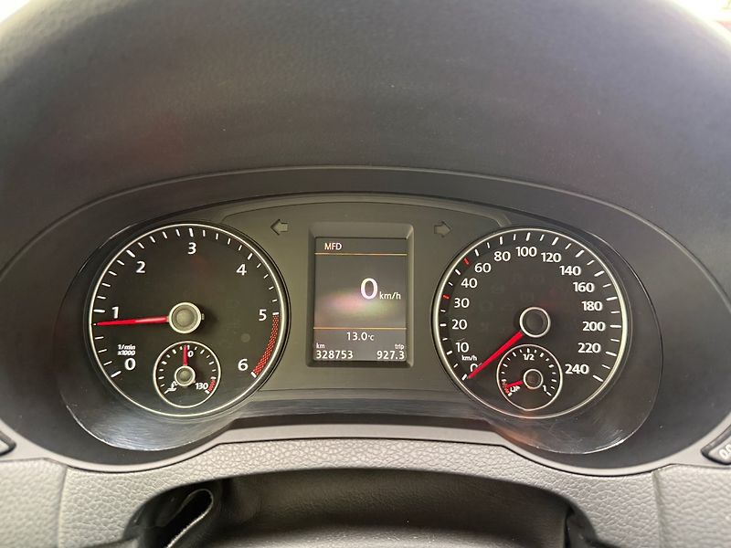Volkswagen Sharan (2016) 2.0 TDI 4MOTION 110 kW - fotka 15 z 29