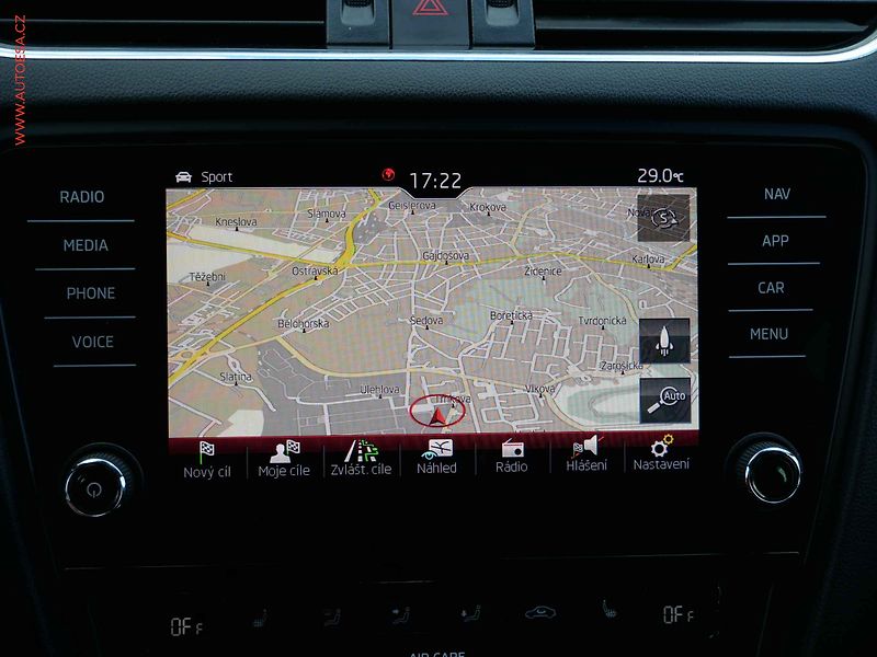 Škoda Octavia (2017) 2.0 TDi 4x4, ČR, Style, DSG - fotka 19 z 24