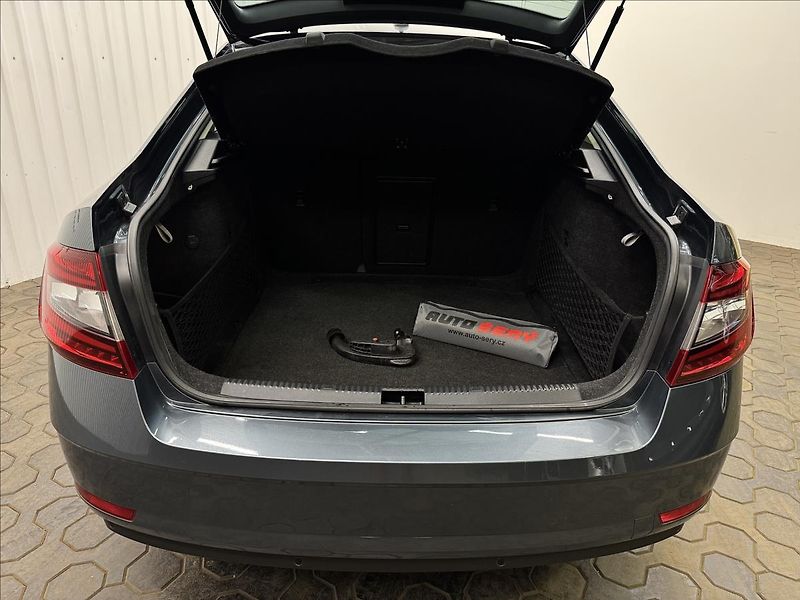 Škoda Octavia 2.0TDI 135kW 4x4 DSG L&K - fotka 34 z 44
