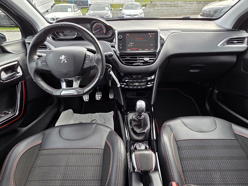 Peugeot 2008 (2019) 1.2 PT 130 GT line MAN 6 - fotka 13 z 30
