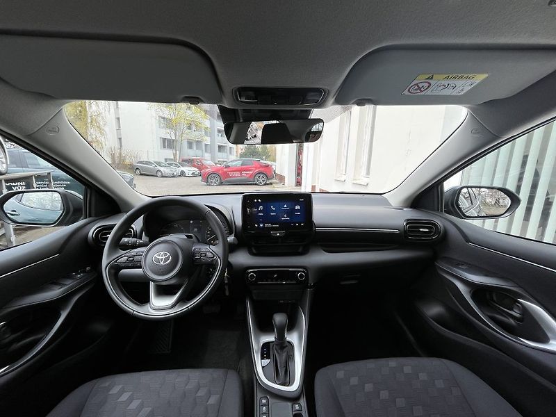 Toyota Yaris 1.5L HEV116 CVT Comfort - fotka 25 z 26