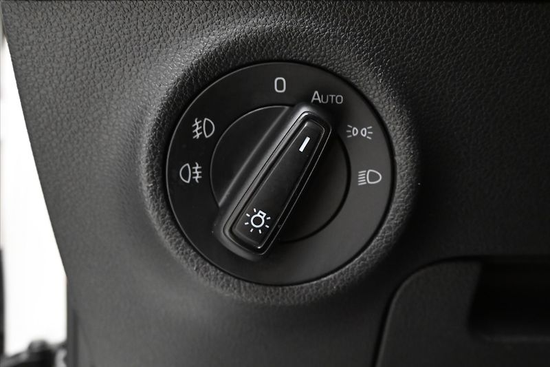 Škoda Karoq 1,5 TSI 110 kW Ambition Tažné - fotka 25 z 30