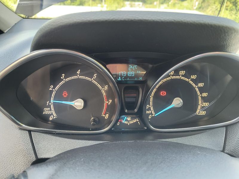 Ford B-MAX (2014) 1.4 66KW/VYHŘ.SED+SKLO/AC/ESP - fotka 39 z 54