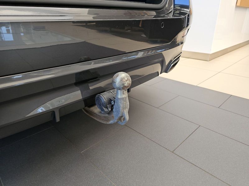 BMW Řada 5 530d xDrive - fotka 12 z 30