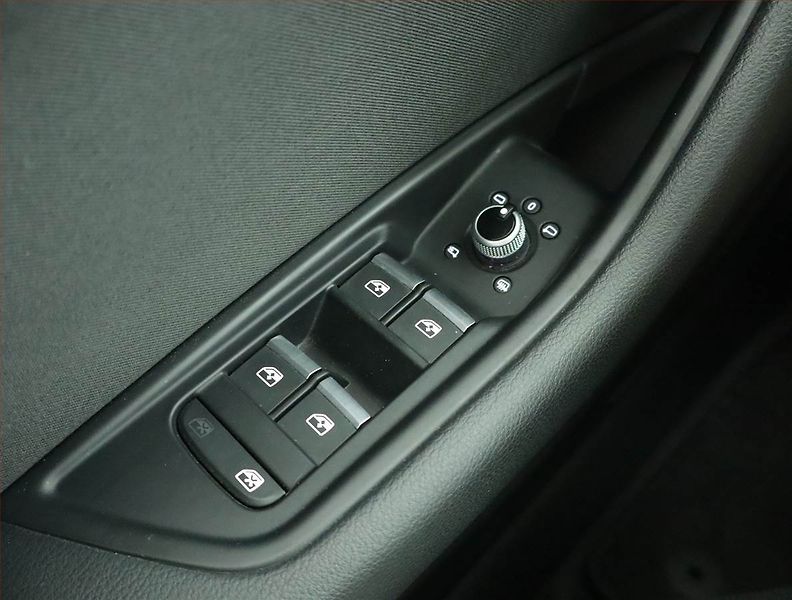 Audi A4 (2021) 2.0 TDI, Automat, Navi - fotka 17 z 17