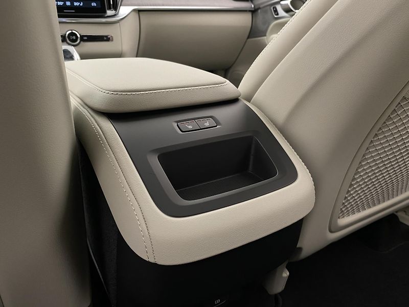 Volvo XC90 (2026) B5 AWD AUT BRIGHT PLUS 7míst - fotka 69 z 71