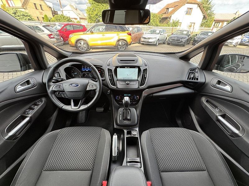 Ford C-MAX (2018) 1.5i Ecoboost Automat Xenony - fotka 6 z 48