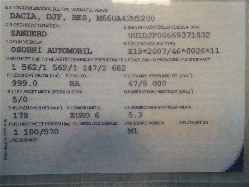Dacia Sandero 1,0 TCe 67kW Comfort, navigace - fotka 38 z 38