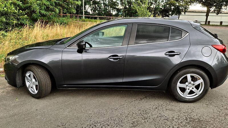 Mazda 3 1.5 74kw krásná 1. majitel - fotka 3 z 30