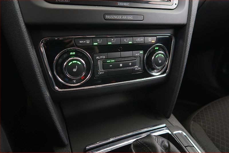 Škoda Superb (2014) 2.0 TDI, Automat, Bi-Xenony - fotka 17 z 18