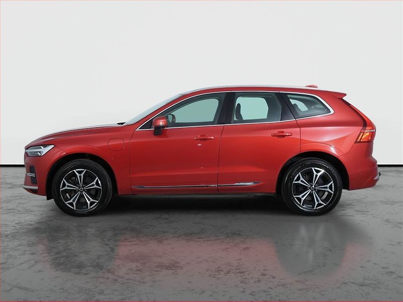 Volvo XC60 (2022) T6 Recharge - fotka 3 z 29