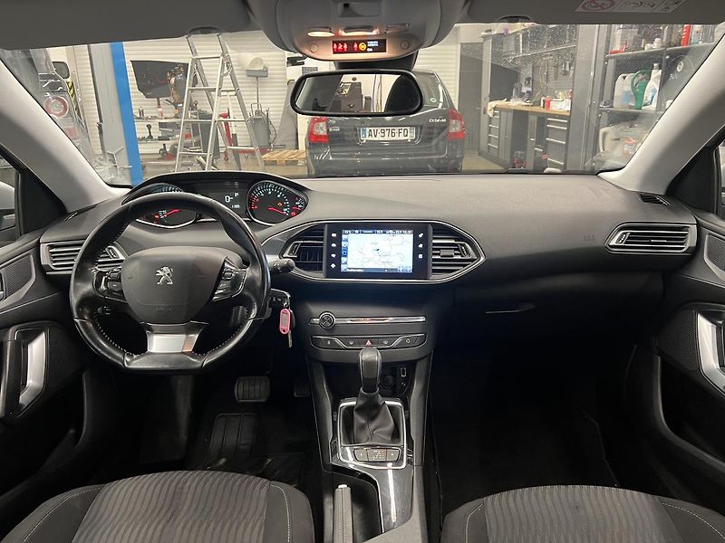 Peugeot 308 SW 1.6 BLUE HDI 88kW - fotka 8 z 18