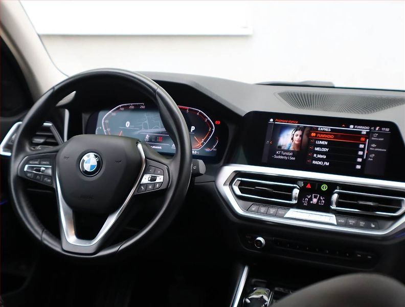 BMW Řada 3 (2020) 330 d xDrive, 4X4, Automat - fotka 7 z 18