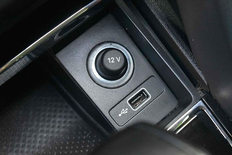 Škoda Karoq je úspěšná jako nový vůz i jako ojetina.