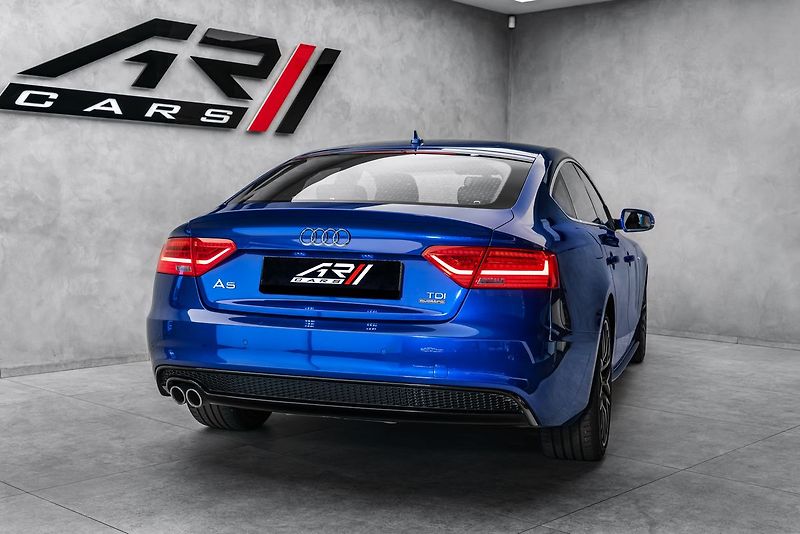 Audi A5 Sportback 2,0TDI Q 2x S-line - fotka 6 z 19