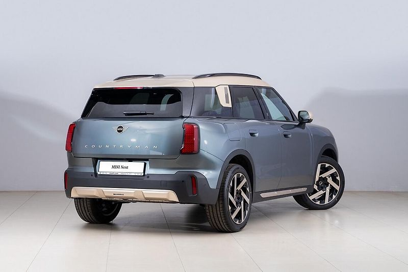 Mini Countryman 2024) - fotka 2 z 12