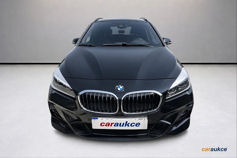 BMW Řada 2 216d AT Gran Tourer - fotka 2 z 112