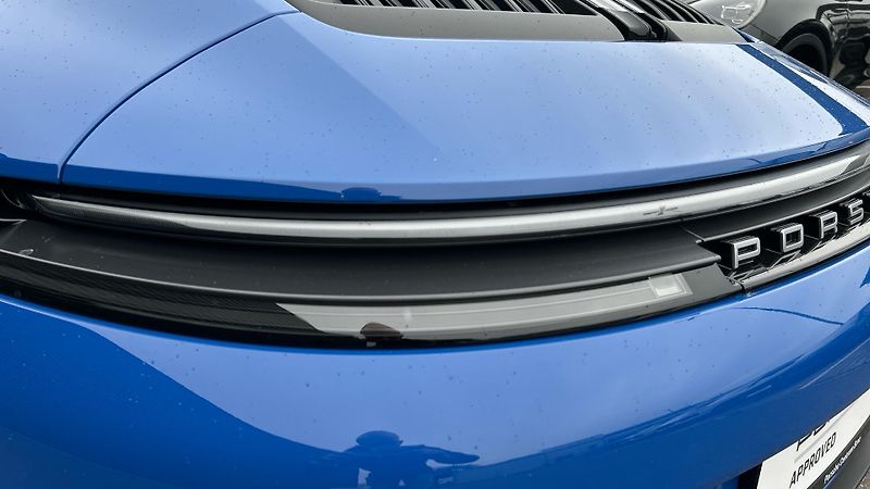 Porsche 911 Carrera - fotka 14 z 29