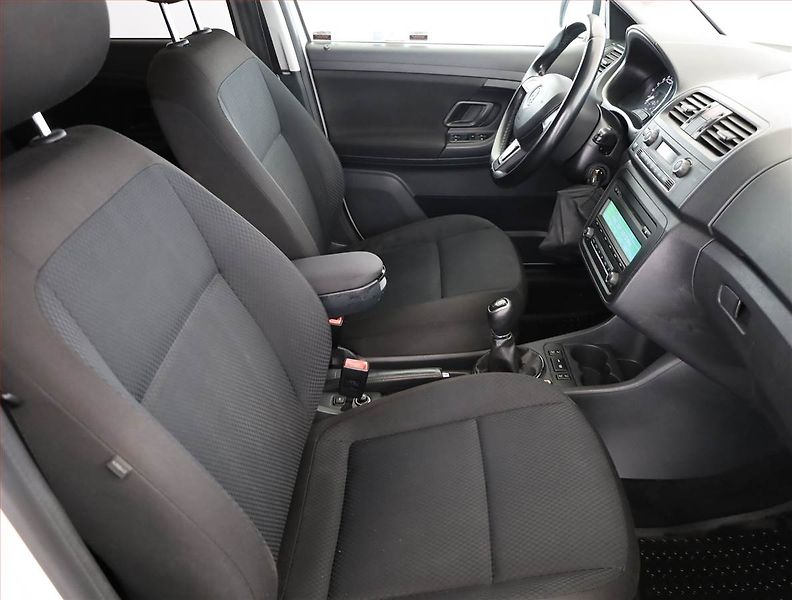 Škoda Fabia (2014) Elegance 1.6 TDI, po STK - fotka 7 z 17