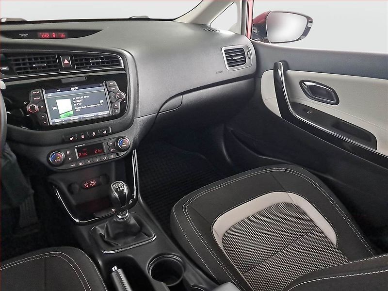 Kia Ceed (2016) 1.6 CRDi, Serv.kniha, Navi - fotka 8 z 19