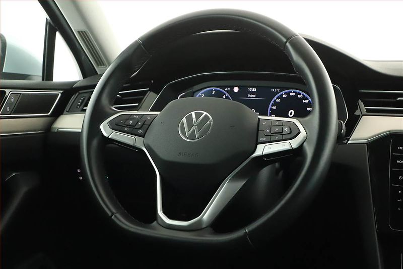 Volkswagen Passat (2023) Elegance 2.0 TDI - fotka 8 z 20