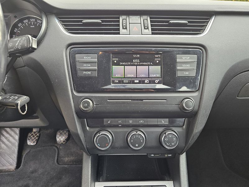 Škoda Octavia (2015) 3 1.6TDI TAŽNÉ  - fotka 12 z 17