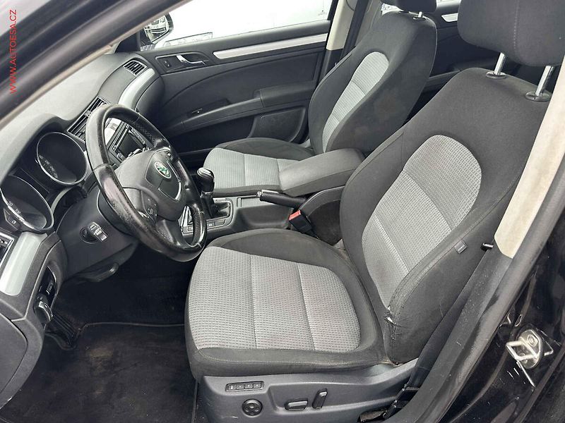 Škoda Superb (2011) 1.6TDi, TZ, bixen - fotka 9 z 19