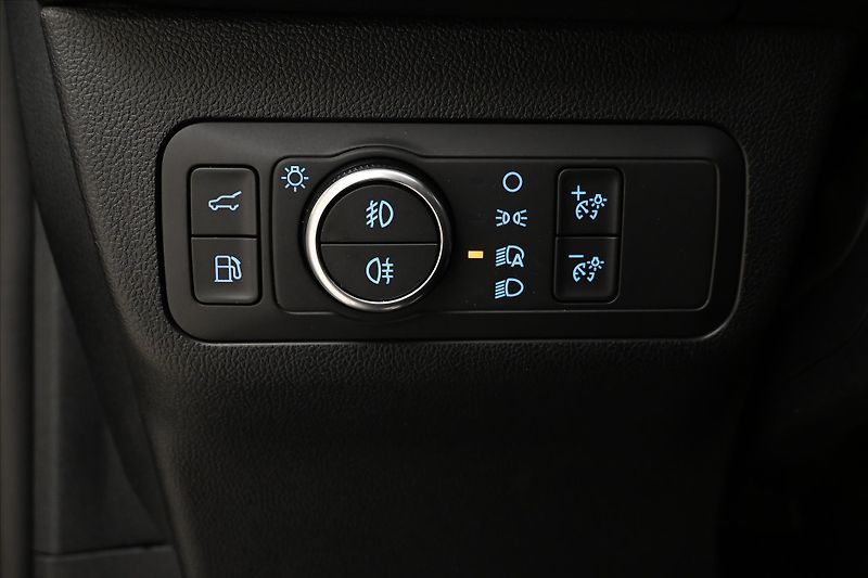 Ford Kuga 2,5 PLUG-IN 112 kW ST-LINE Zár - fotka 26 z 32