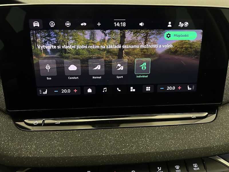 Škoda Octavia 1.5 TSI Top selection - fotka 10 z 25