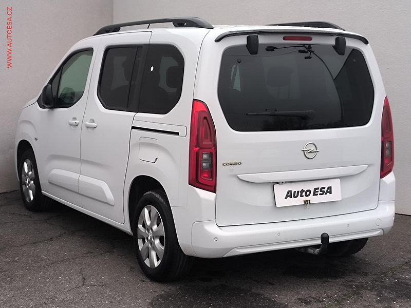 Opel Combo (2022) 1.5CDTi, 1.maj,ČR, Elegance - fotka 6 z 20
