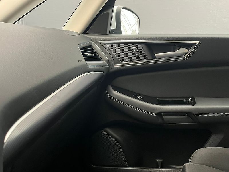 Ford S-MAX 2.5 HEV TITANIUM 7 míst - fotka 19 z 70